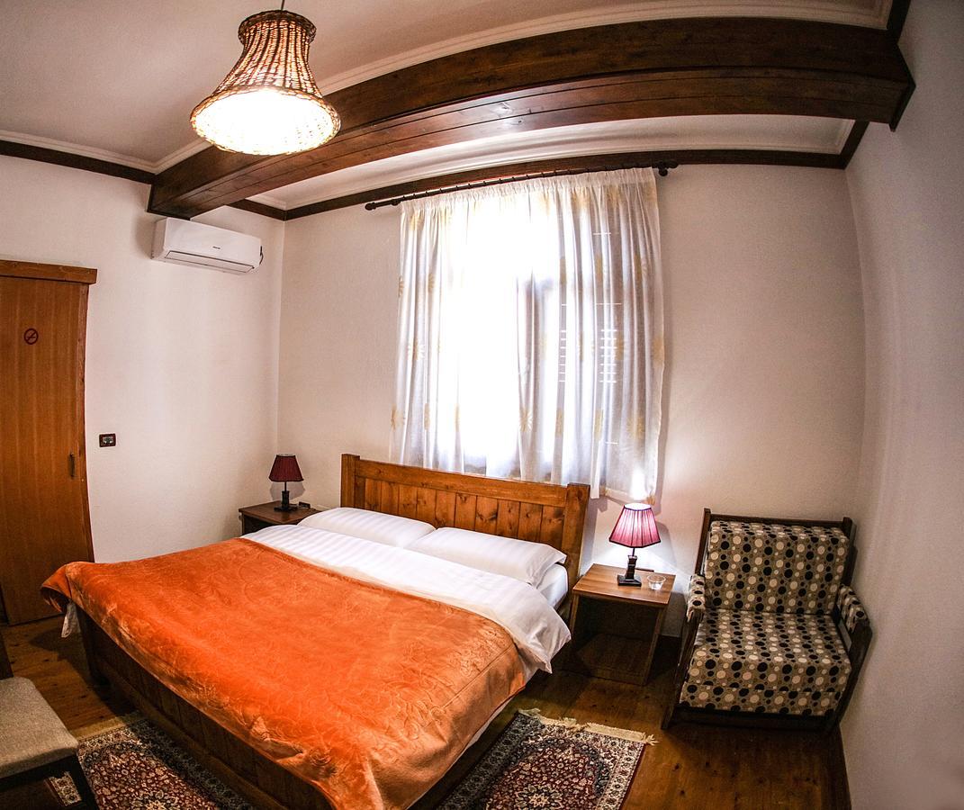 Hotel Bujtina E Bardhe Korce Ngoại thất bức ảnh